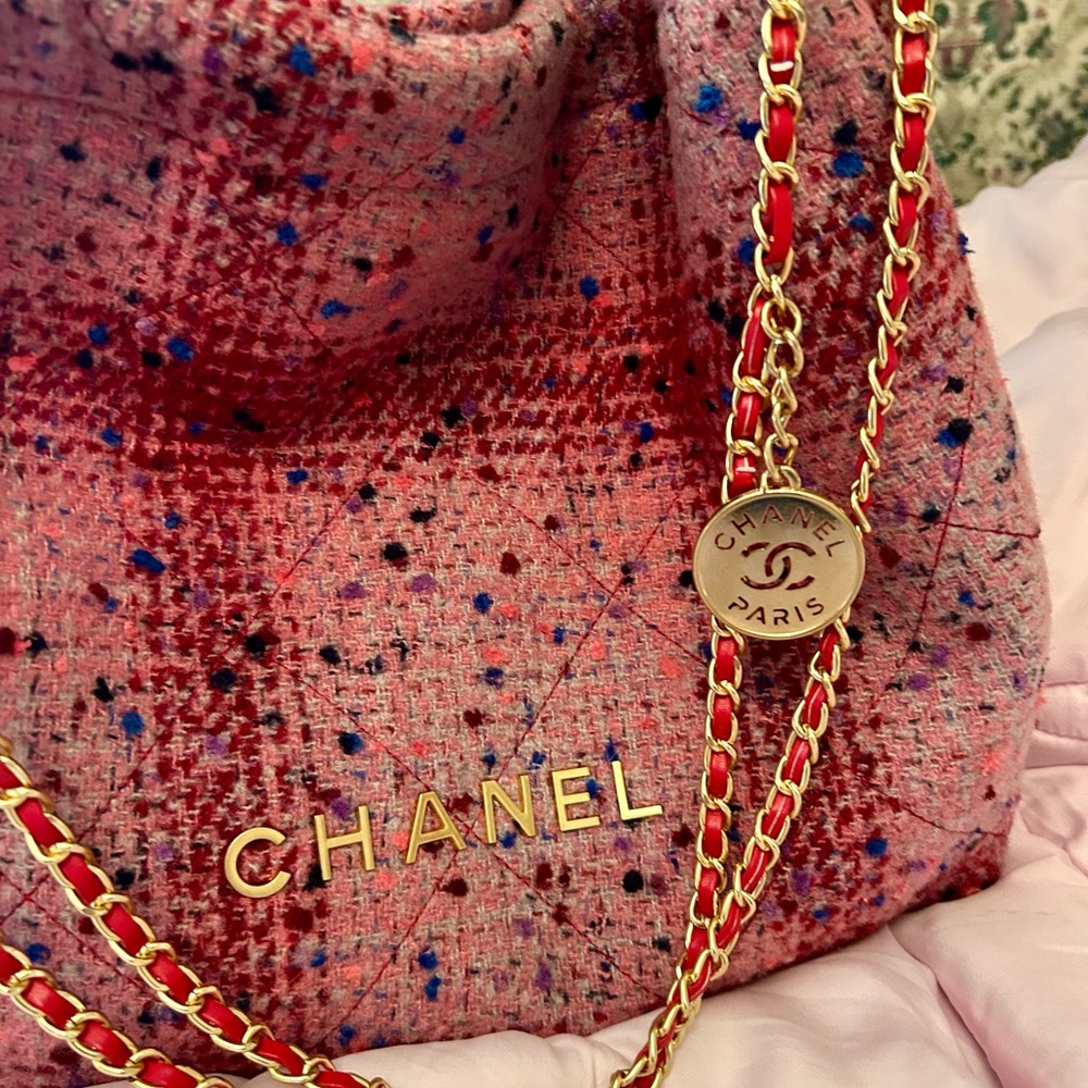 Pink Tweed Shoulder Bag with Gold Chain